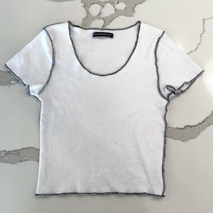 Brandy Melville Tshirt “Inside out”
